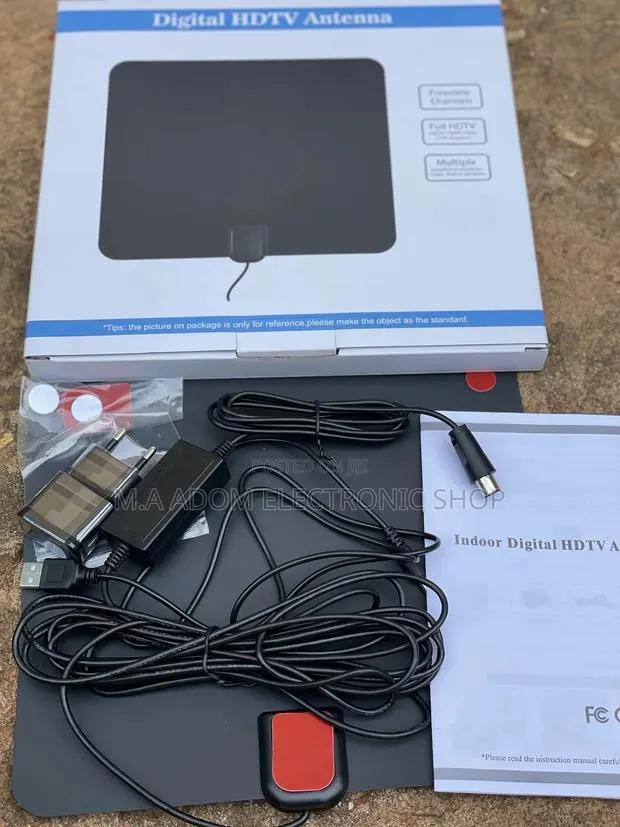 Digital Indoor Antenna With 5v Power Booster · Photo 1