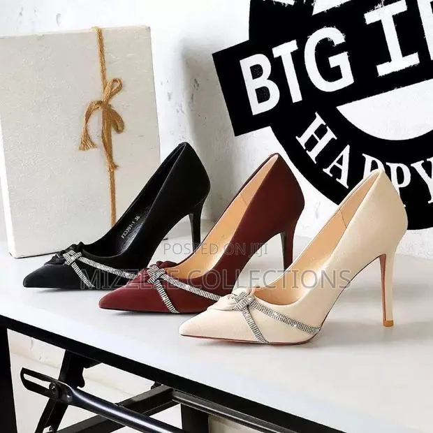 Beautiful Bigtree Cross Heel in 38-43 · Photo 1