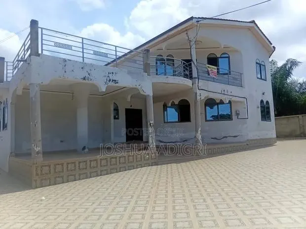 4bdrm House in Residential Area, Accra Metropolitan for sale · Photo 1