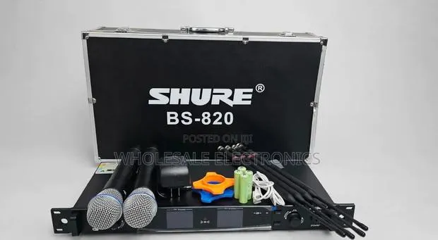 Shure BS-820 Wireless Microphone System With a Flight Case · Photo 1