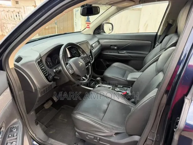 Mitsubishi Outlander 2019 Blue · Photo 1