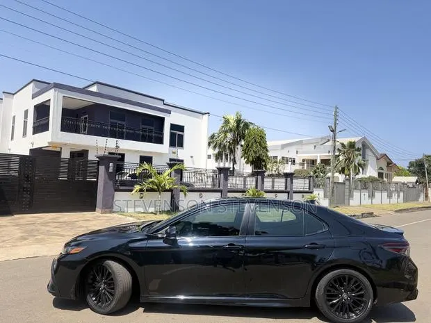 Toyota Camry XSE 2022 Black · Photo 1