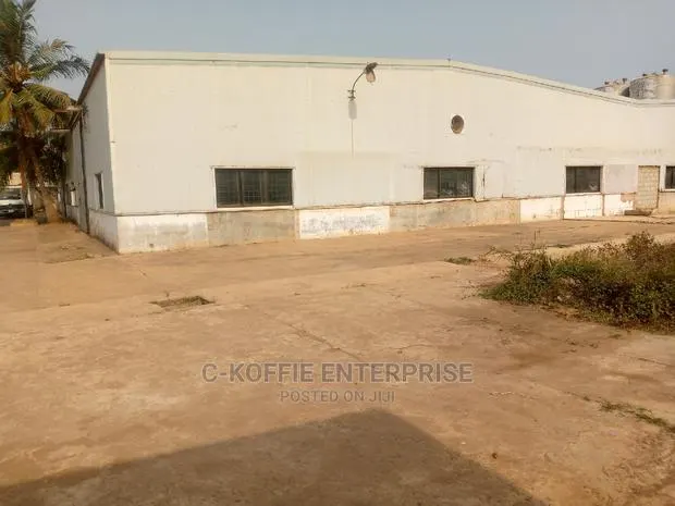 1000 Sqm Warehouse at Tema Motorway · Photo 1