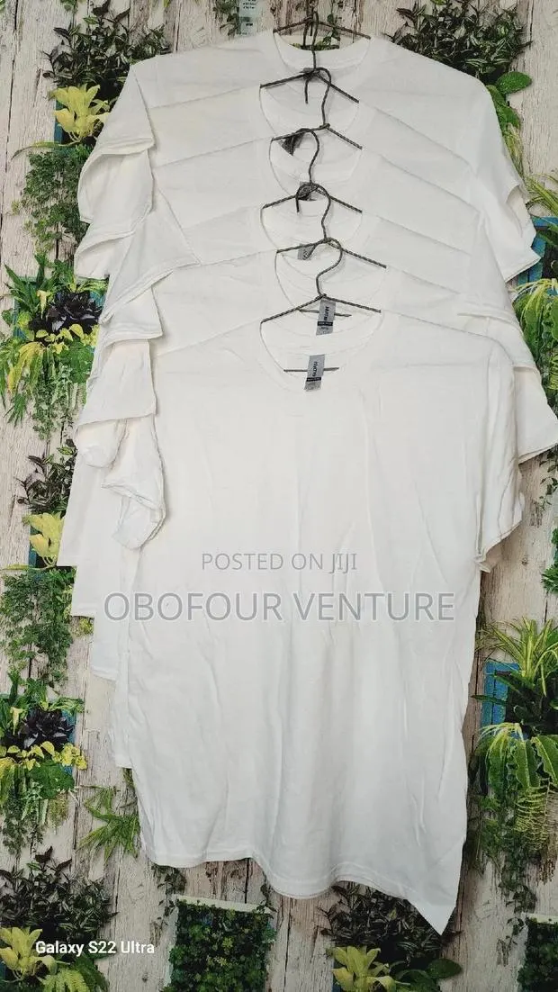 Quality Plain T-Shirt From OBOFOUR VENTURES. · Photo 1