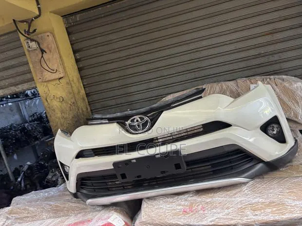Toyota Rav4 2016-2017-2018 Front Bumper Complete · Photo 1