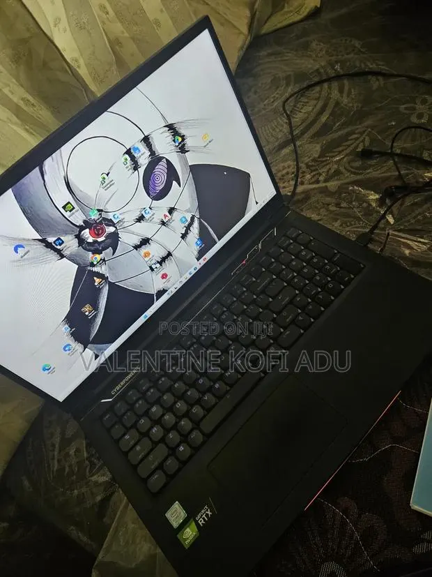 Laptop Cyberpower Tracer III 17 Xtreme 40GB Intel Core i7 SSD 2T · Photo 1