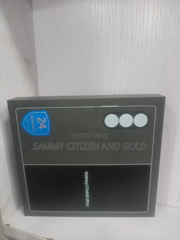 New Samsung Galaxy Z Fold8 Ultra 256 GB · Photo 1