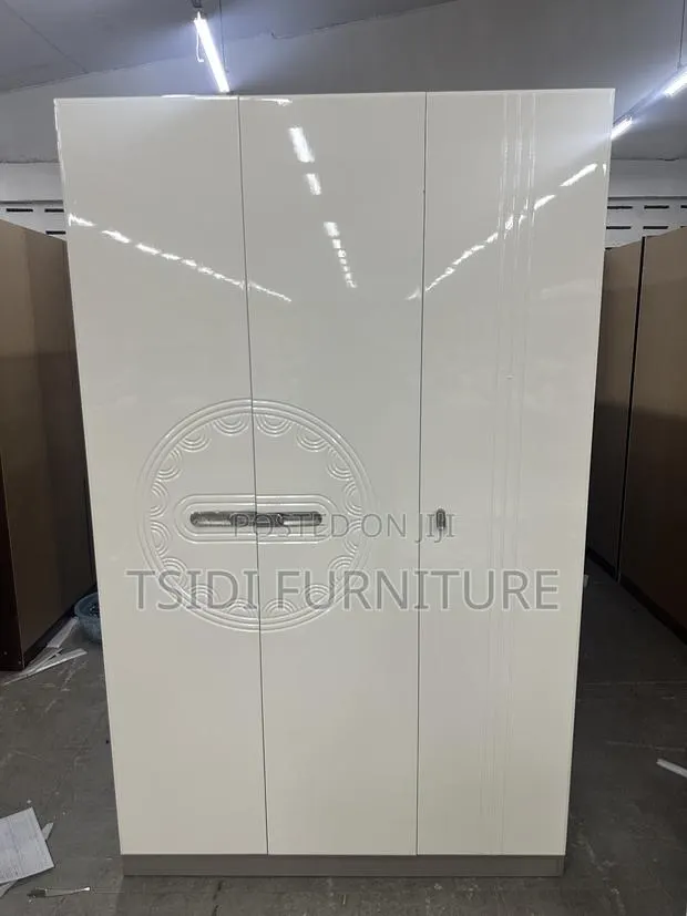 Durable 3in1 Wardrobe · Photo 1