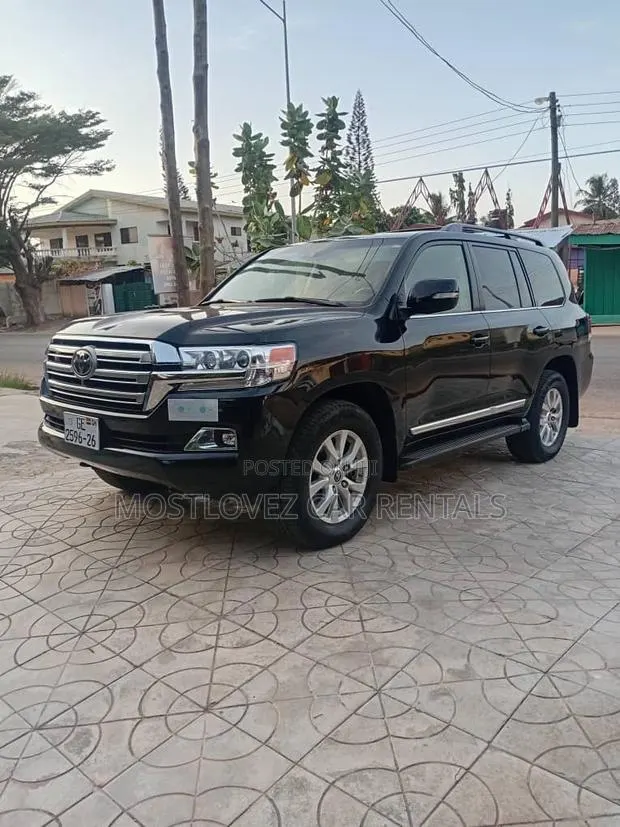 Land Cruiser V8 for Rent · Photo 1