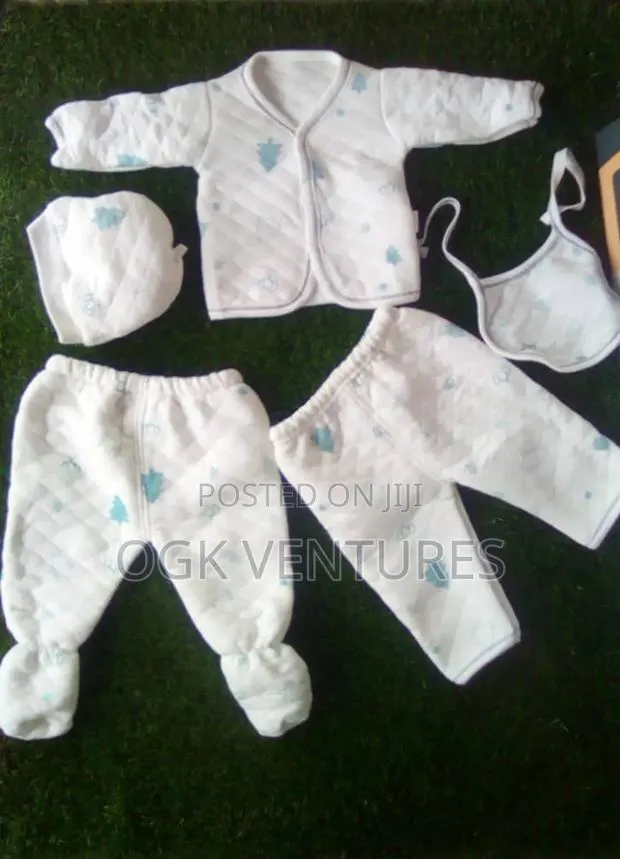 Newborn Baby Dress Gift Set · Photo 1