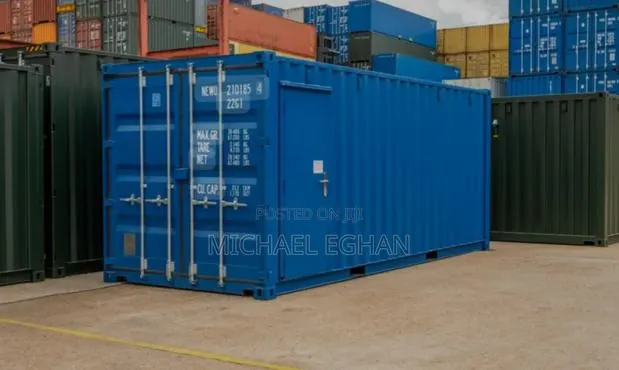 20ft - 40ft Shipping Containers · Photo 1