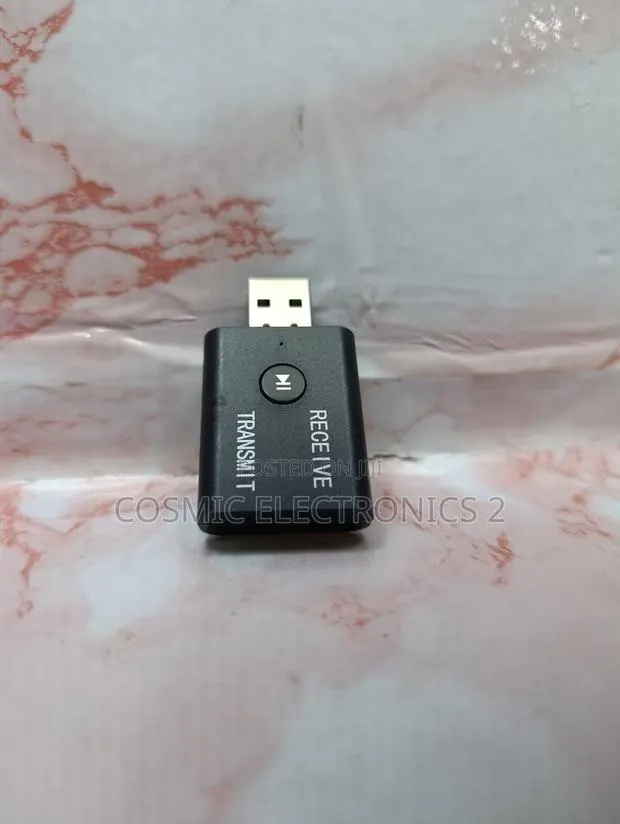 2-in-1 Bluetooth Audio Transmitter Receiver · Photo 1