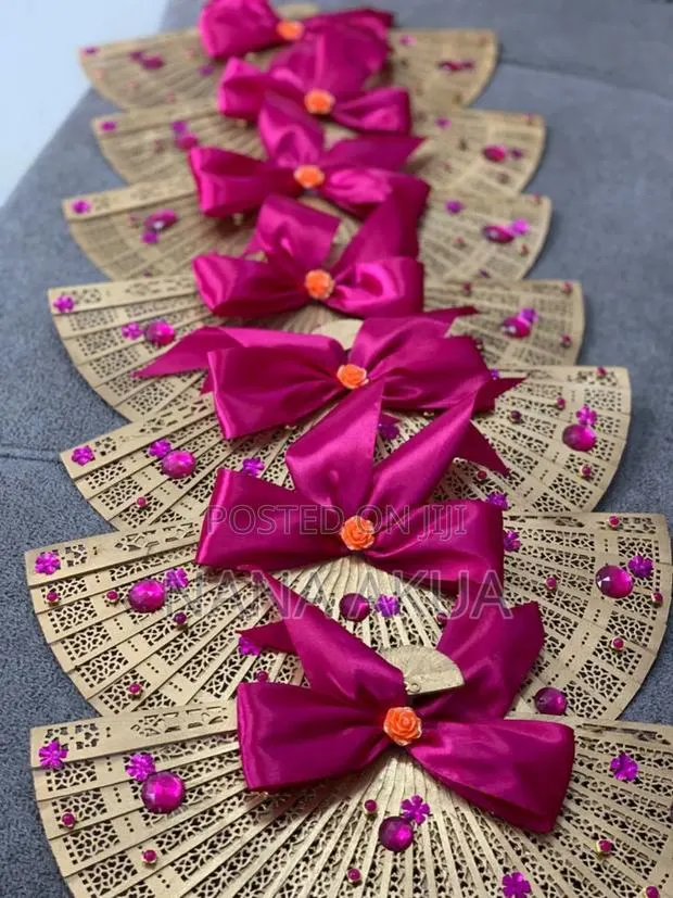 Bridal Fans (Branded) · Photo 1