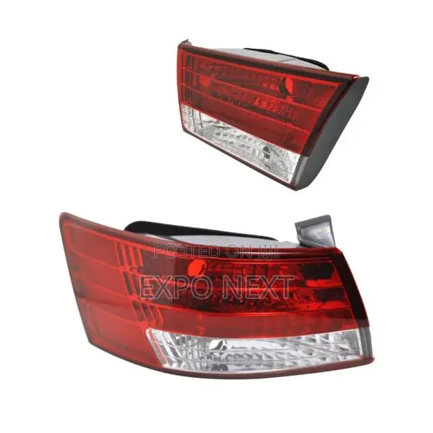 Hyundai Sonata 2004-2012 Halogen Tail Lights · Photo 1