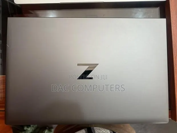 Laptop HP ZBook Firefly G8 16GB Intel Core i7 SSD 512GB · Photo 1