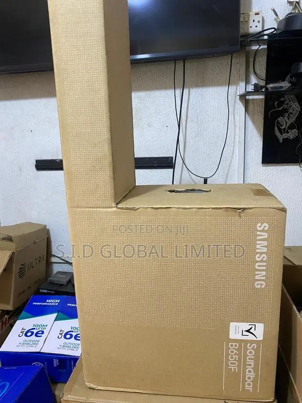 Samsung Soundbar B450F 2.1Ch 300W Wireless Subwoofer Bluetooth DDMI · Photo 1