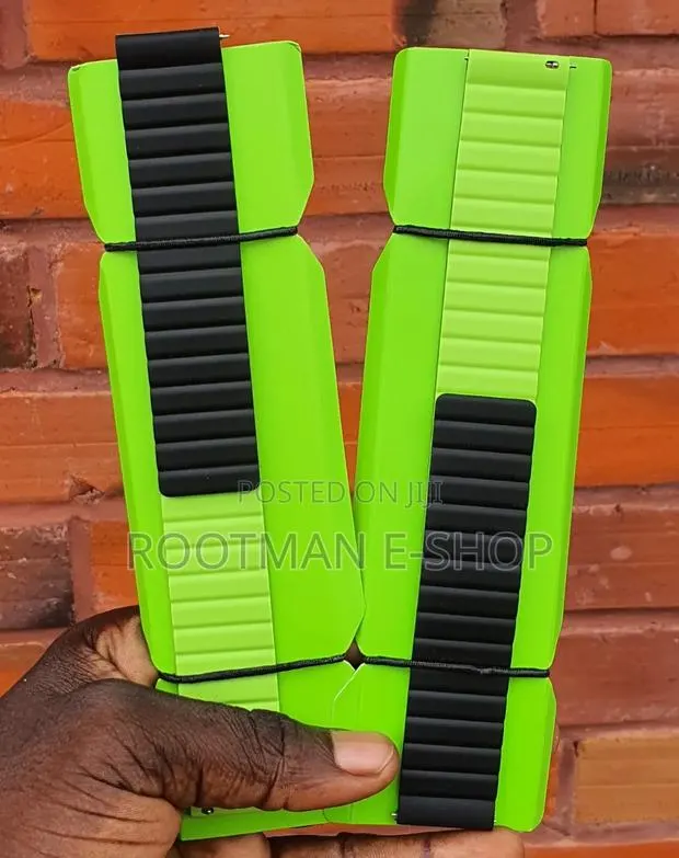 Latest Magnetic Silicone Strat - Oraimo · Photo 1