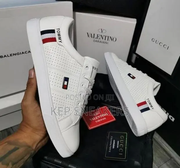 D Tommy Hilfiger Low White Perforated Casual · Photo 2