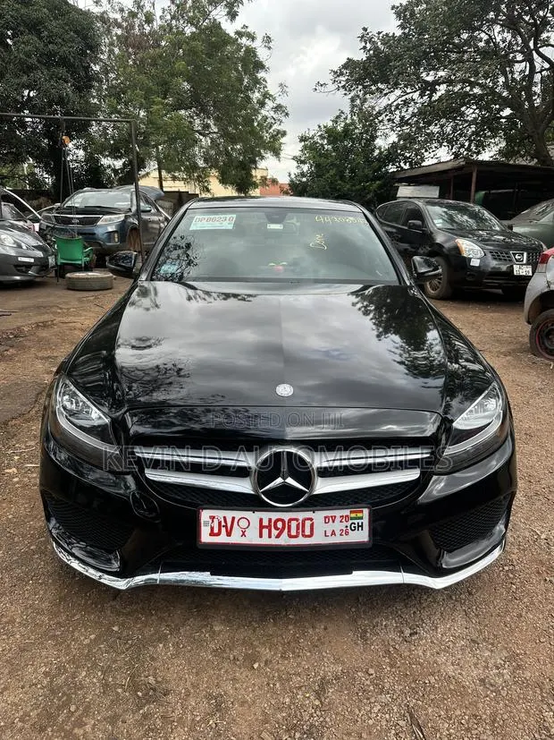 Mercedes-Benz C300 Luxury 4Matic Sedan AWD (2.0L 4cyl 7A) 2016 Black · Photo 1