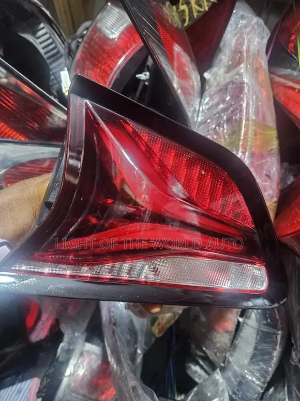 Chevrolet Blazer Bootlight Driver Side · Photo 1