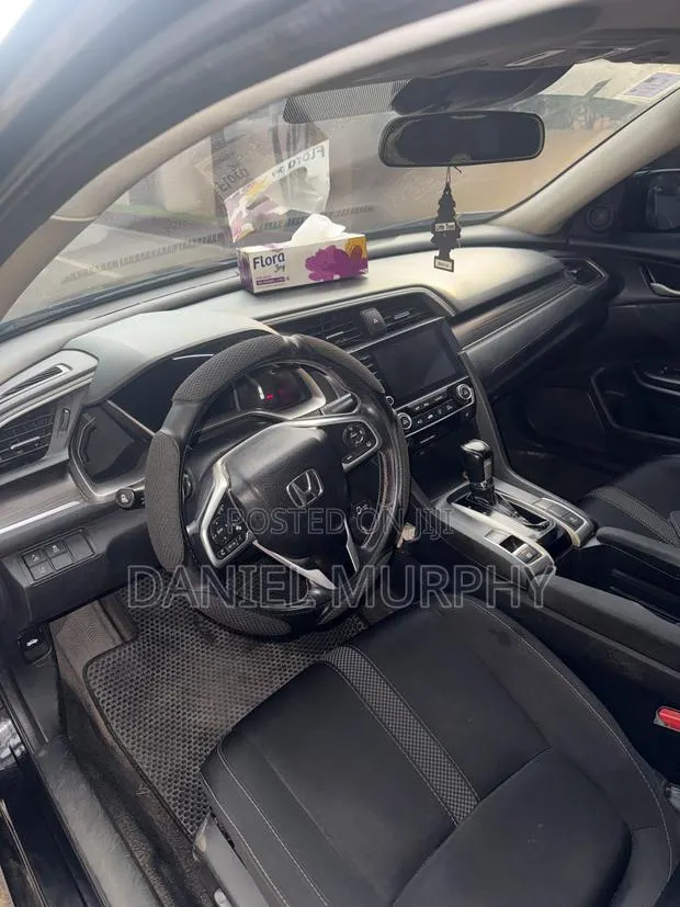 Honda Civic EX Sedan 2020 Black · Photo 1