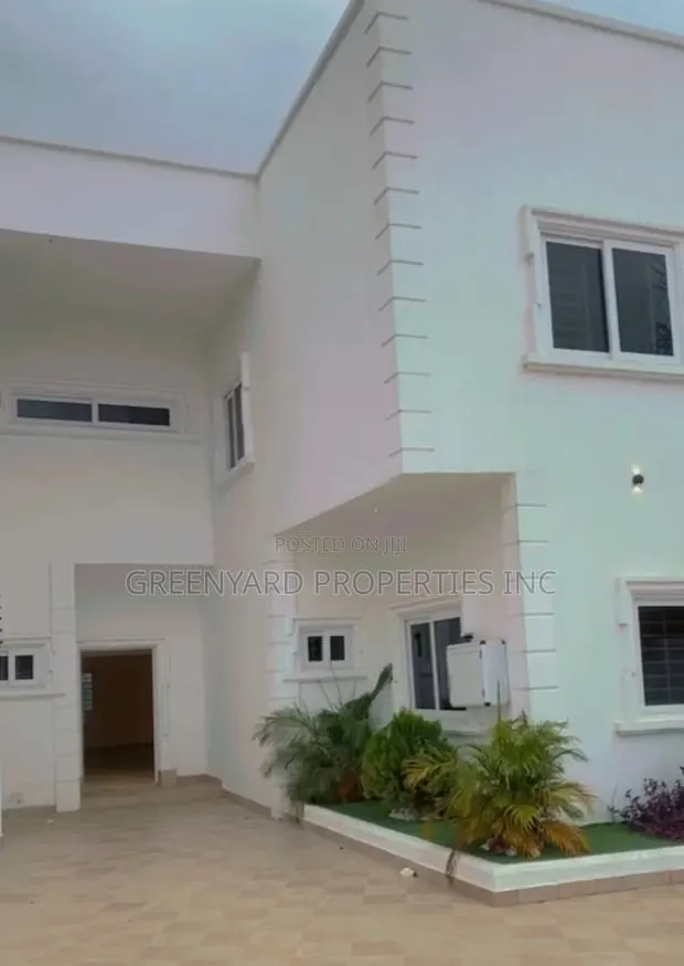 4bdrm Duplex in A&C, East Legon for rent · Photo 1