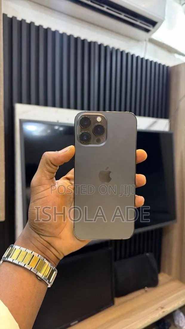 Apple iPhone 13 Pro Max 128 GB · Photo 1