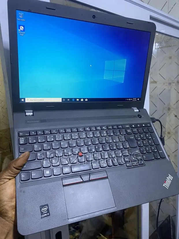 Laptop Lenovo ThinkPad Edge E550 8GB Intel Core i3 HDD 500GB · Photo 1