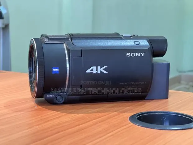 Sony Handycam 4K Video Camera 20x Optical Zoom - Used · Photo 1