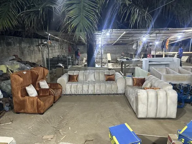 Modern Luxury Furniture Set Available · Photo 1