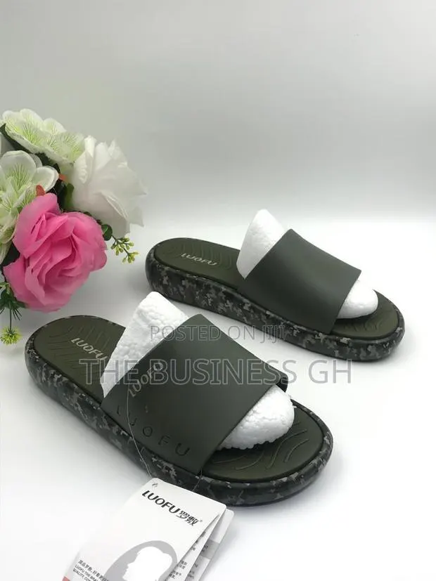 New Slides for Men · Photo 1