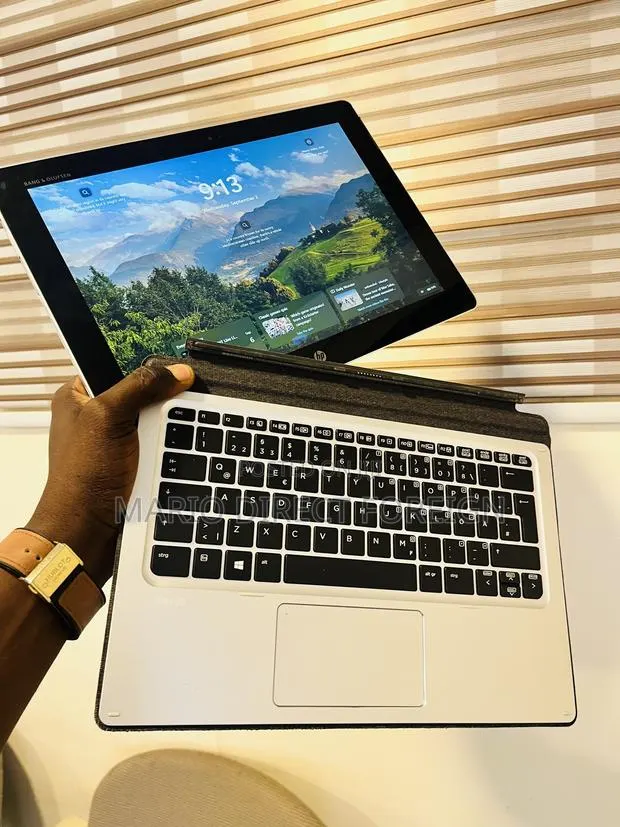 Laptop HP EliteBook 1030 G1 8GB Intel Core i5 SSD 256GB · Photo 1