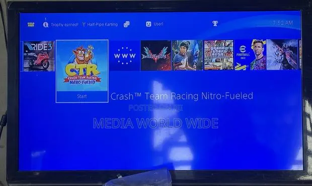 PS4 Standard · Photo 1