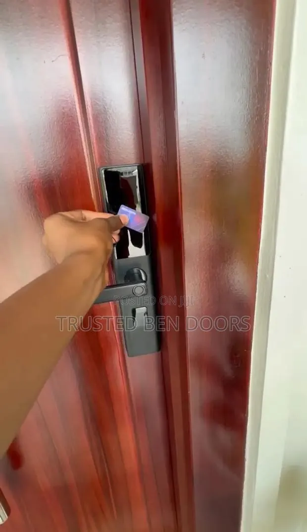 Tuya App Wifi Mobile Wireless Biometric Smart Door Locks for All Doors · Photo 1