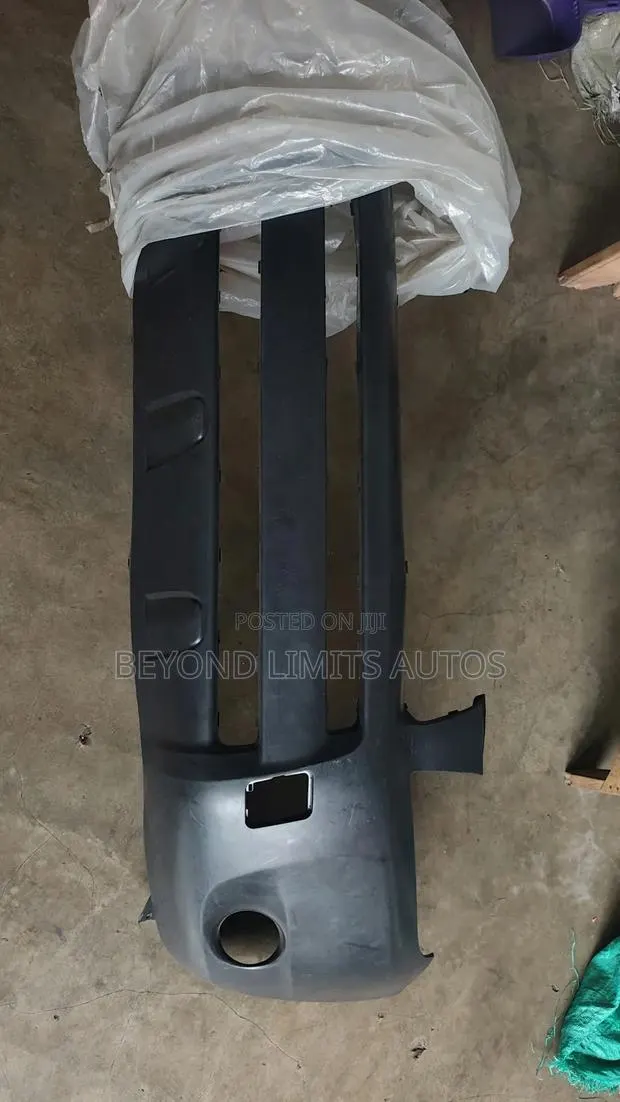 Toyota RAV4 2006,2007,2008 Front Bumper · Photo 1
