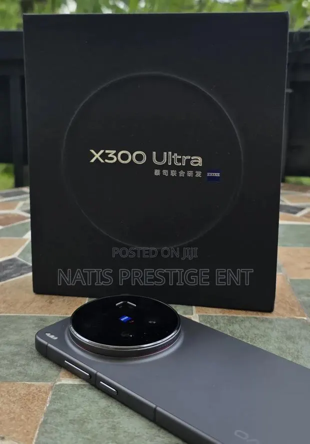 New Vivo X300 Ultra 512 GB Black · Photo 1