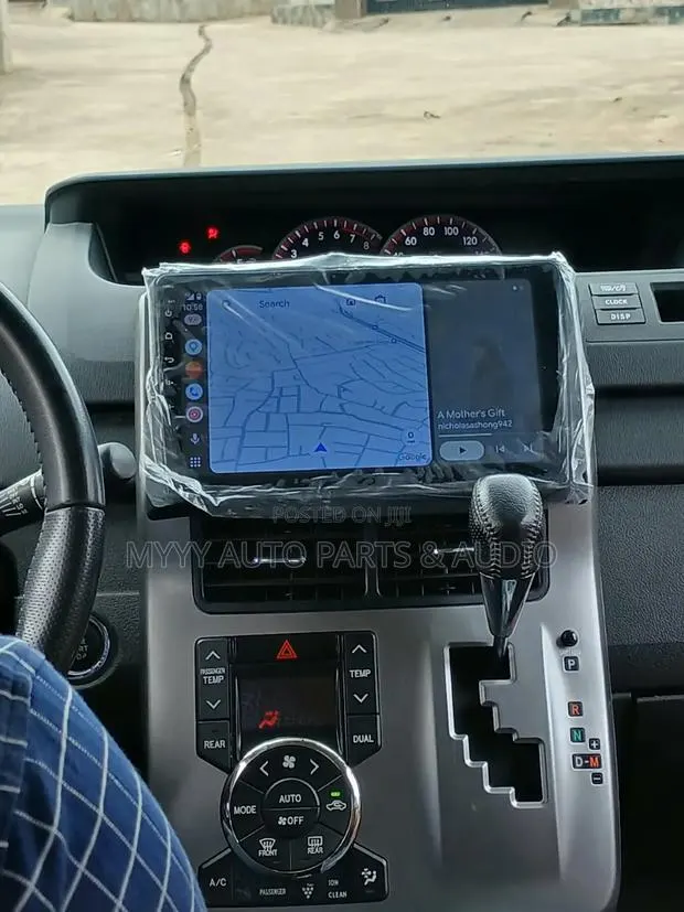 Car Play Android Screen for Toyota Vossy 2010-2015 · Photo 1