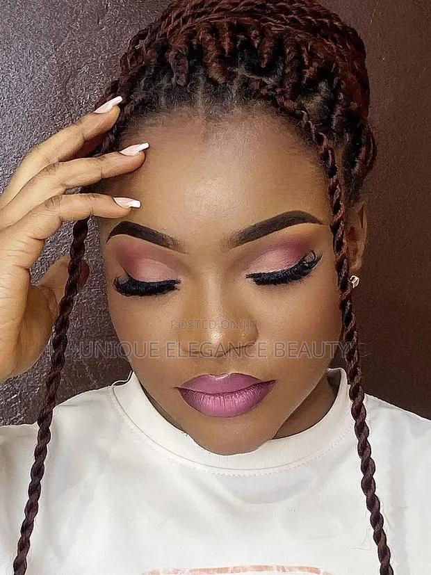 Professional Makeup Home Tutor · Photo 1