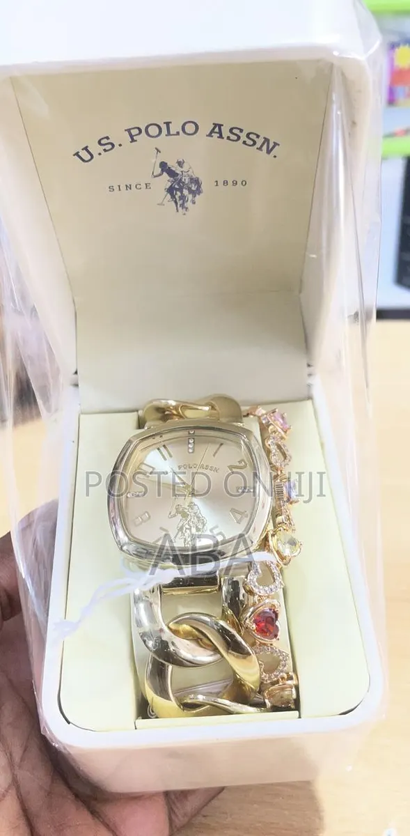 US POLO ASSN Watch With Bracelet Gift Set · Photo 1