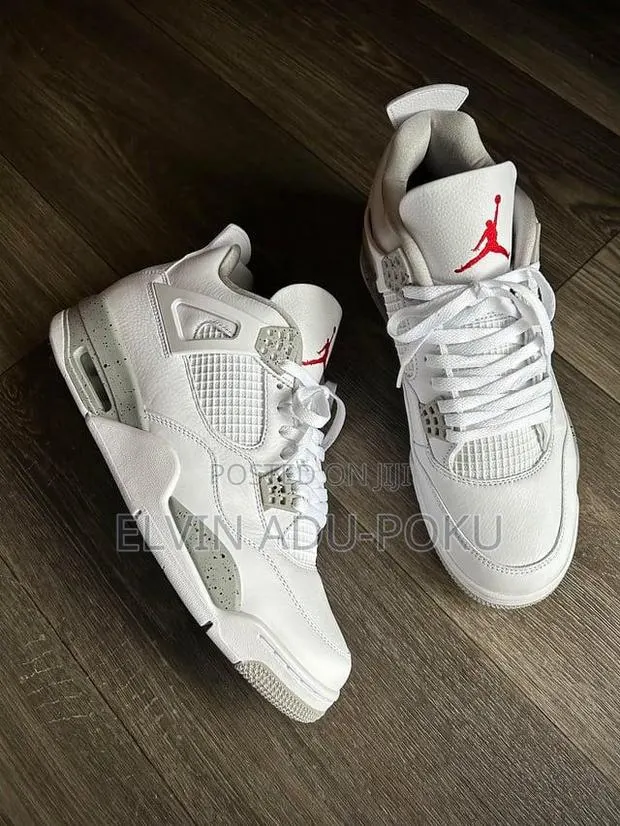 Air Jordan 4 Retro Mid White Oreo 2021 Sneaker · Photo 1