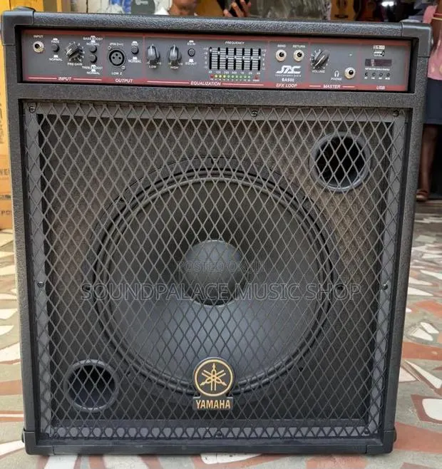 Yamaha Ba500 Bass Guitar Combo Amplifier · Photo 1