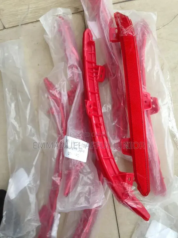 Honda Accord 2018 Back Bumper Reflector. Pair · Photo 1