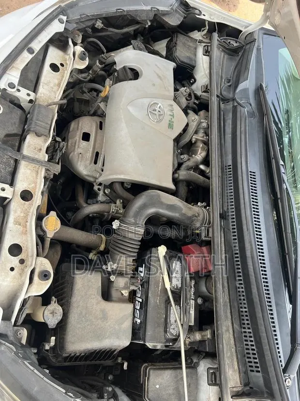 Toyota Vitz 1.5 FWD 3dr 2016 White · Photo 1