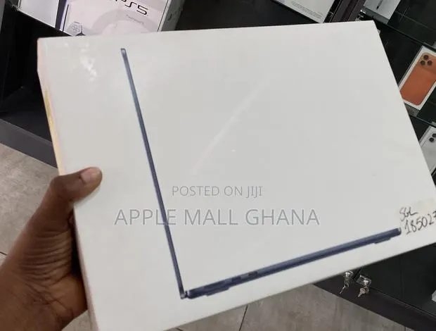 New Laptop Apple MacBook Air 16GB Apple M5 SSD 512GB · Photo 1