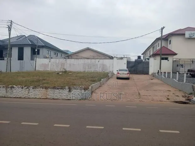 5bdrm House in Tema Community 3 for sale