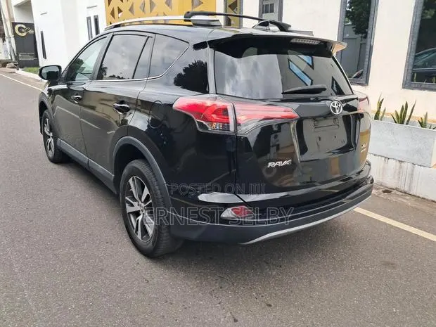 Toyota RAV4 2018 Black · Photo 2