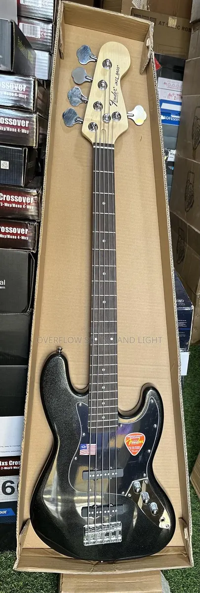 Fender 5 Strings Passive Jazz Bass Guitar ( 3 Knobs) Black · Photo 1