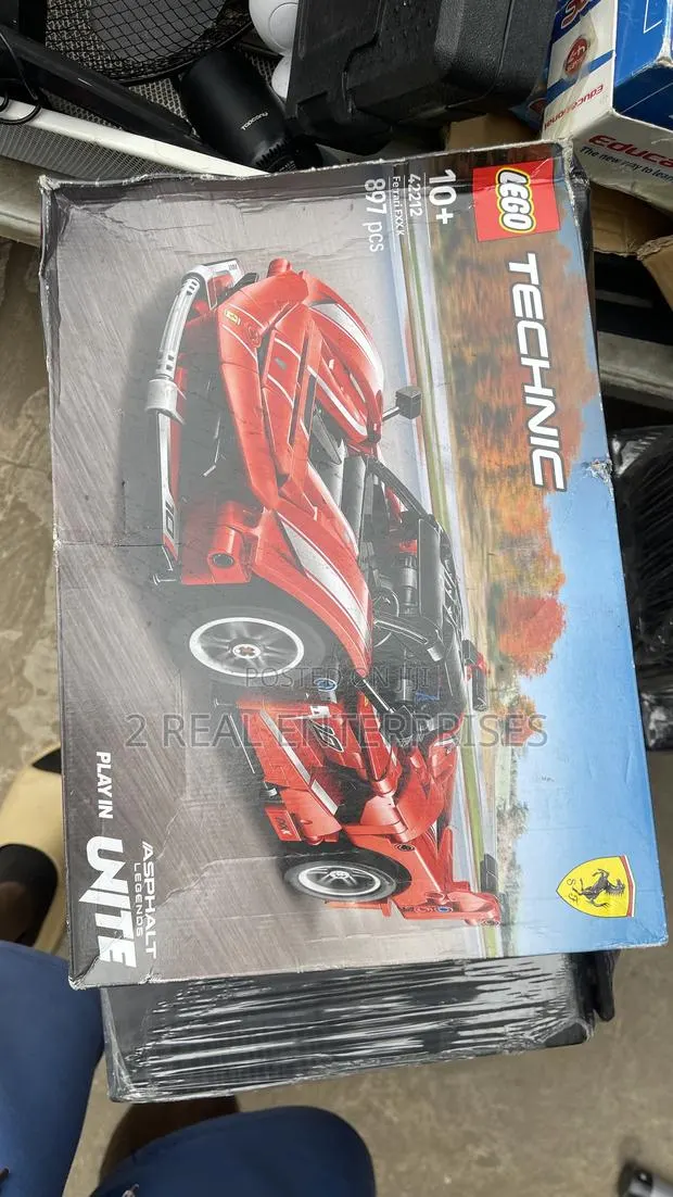 LEGO Technic Ferrari FXX K Set · Photo 1