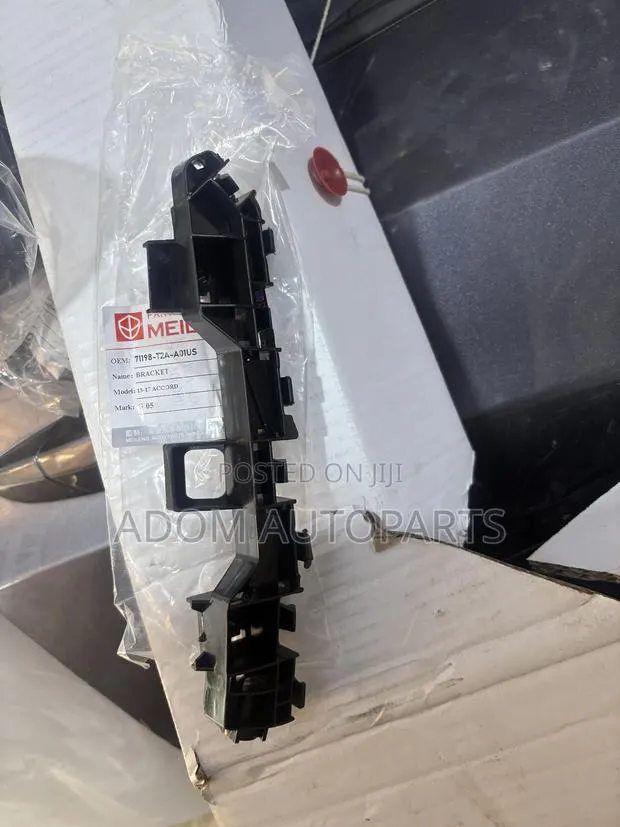 Honda Accord Front Bumper Locker 2013 2014 2015 2016 2017 · Photo 1