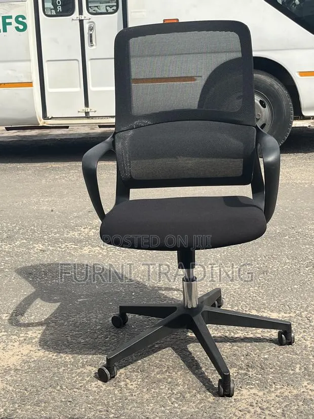 Modern Office Chair · Photo 1